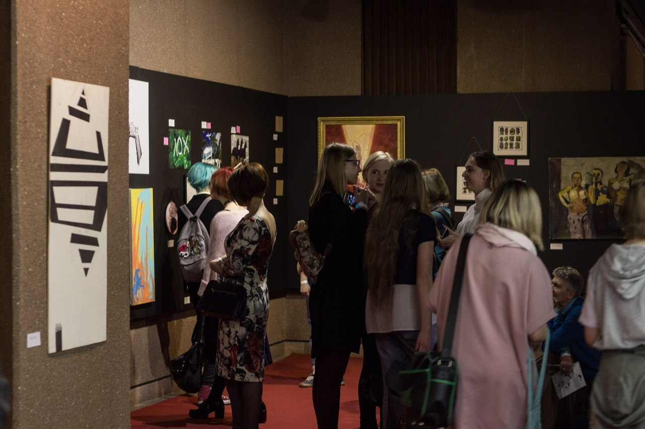 Акцион Кости. Акцион Кости - это игра на произведения искусства