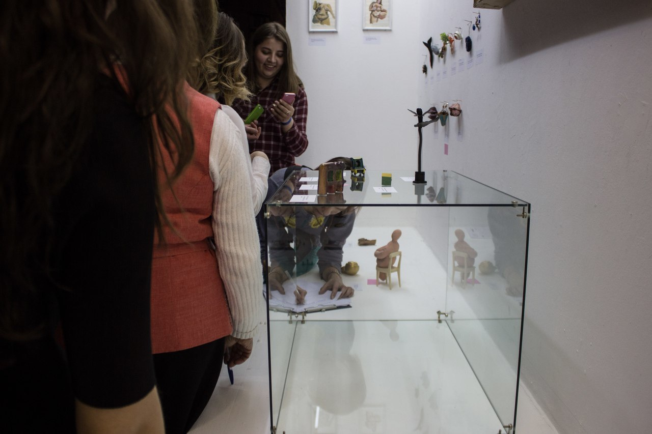 Акцион Кости. Акцион Кости - это игра на произведения искусства