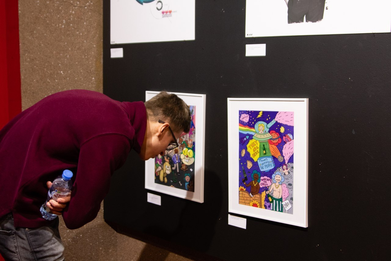 Акцион Кости. Акцион Кости - это игра на произведения искусства