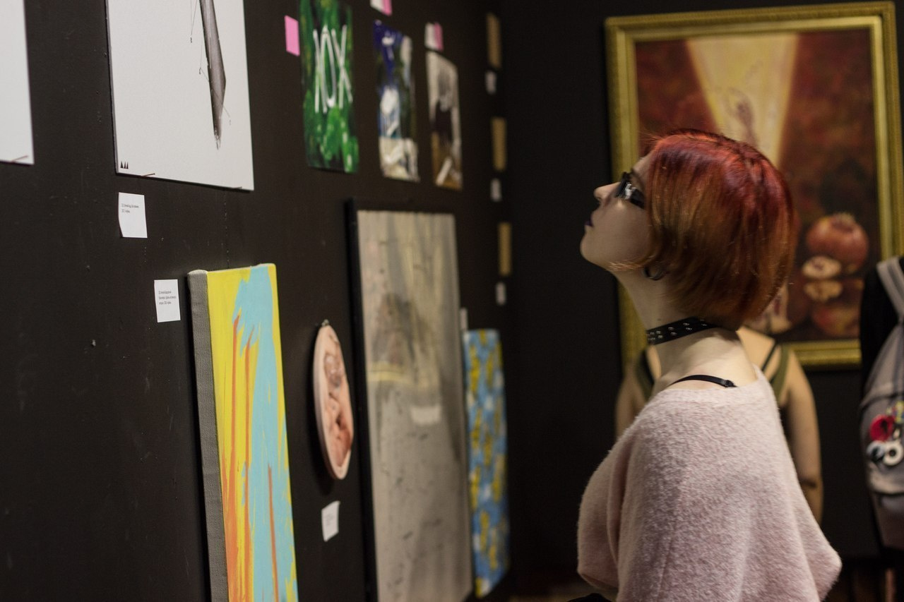 Акцион Кости. Акцион Кости - это игра на произведения искусства