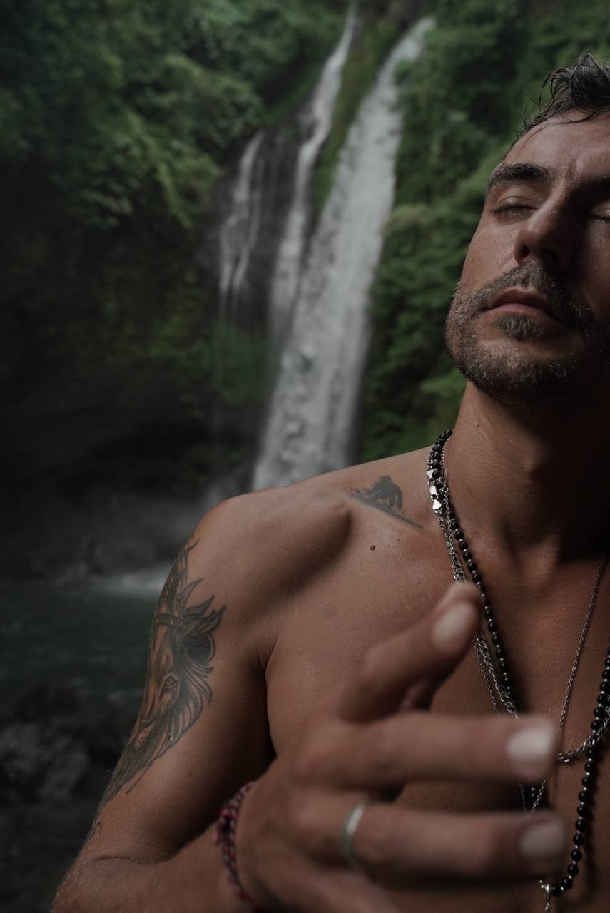 Мужской портрет, мужская фотосессия. Портретный и ню фотограф в Москве Александра Мишура