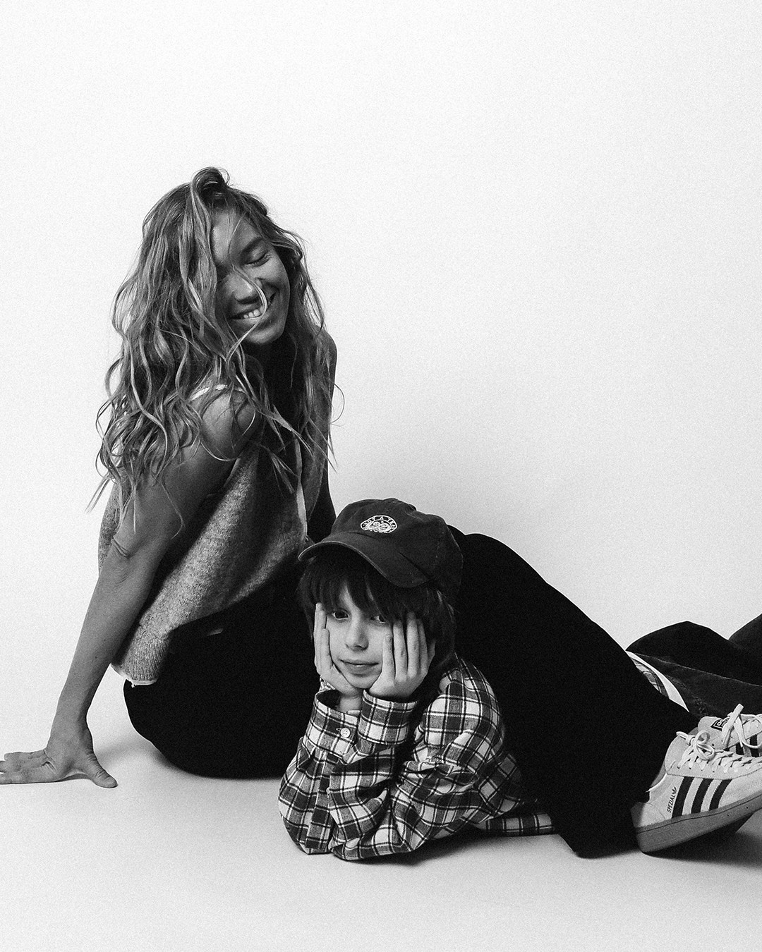 Чб на белом