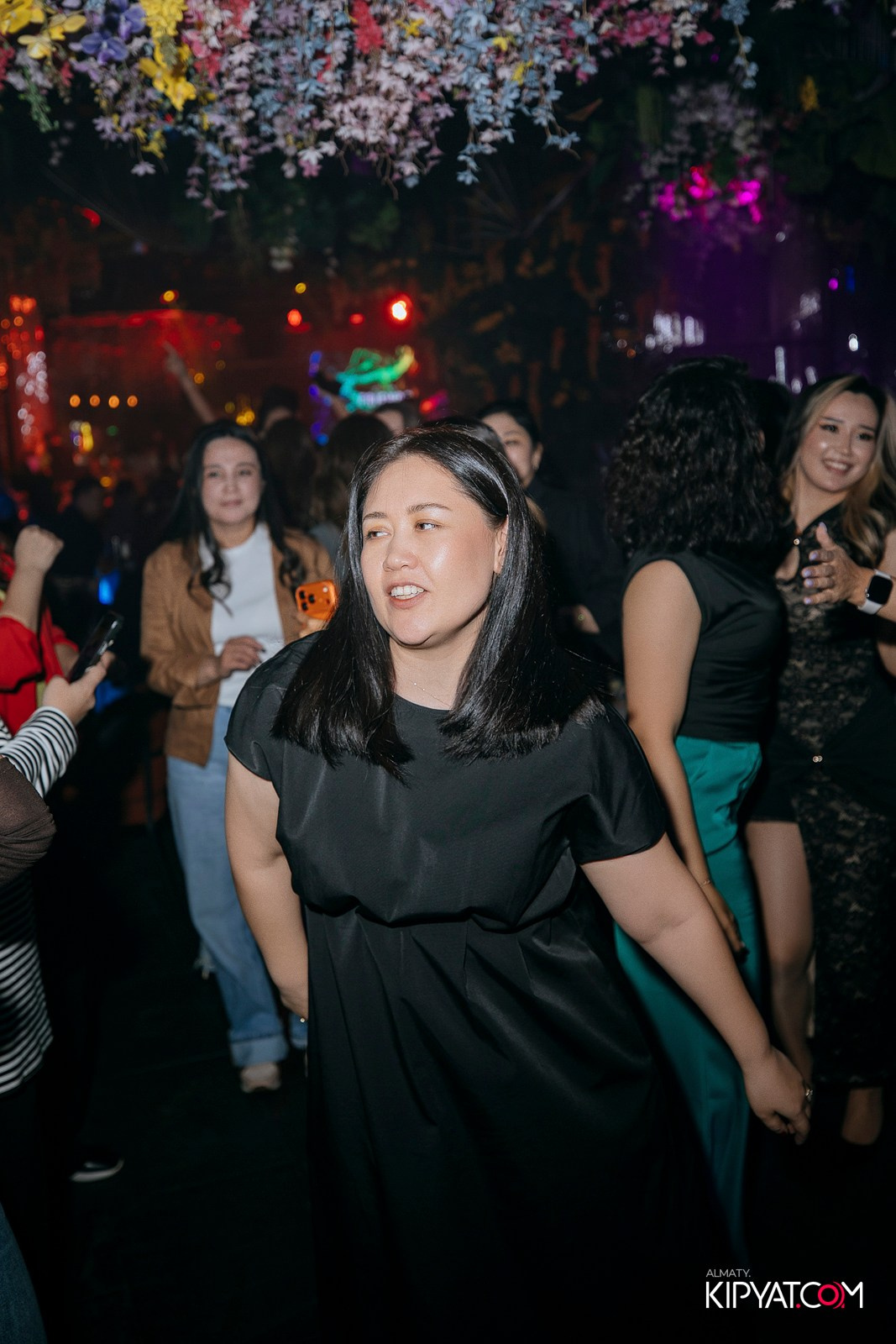 FRIENDS BAR & TERRACE. КИПЯТКОМ АЛМАТЫ! Фотосъемка мероприятий в Алматы