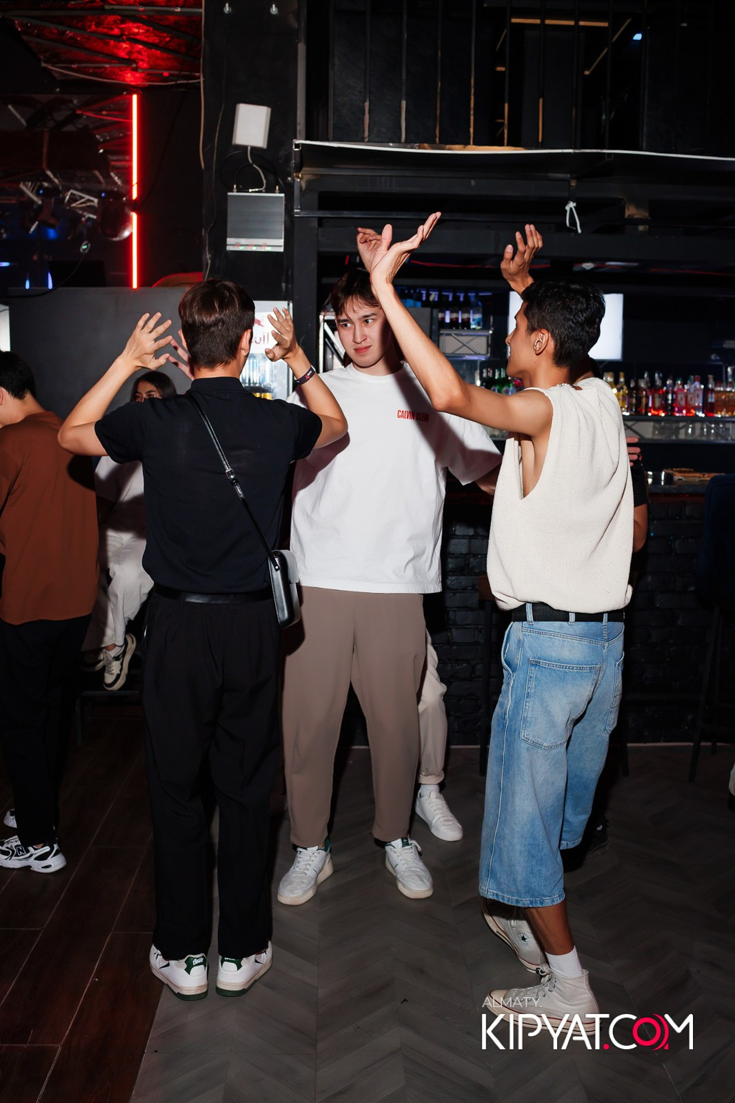НОЧНОЙ КЛУБ ICON. КИПЯТКОМ АЛМАТЫ!