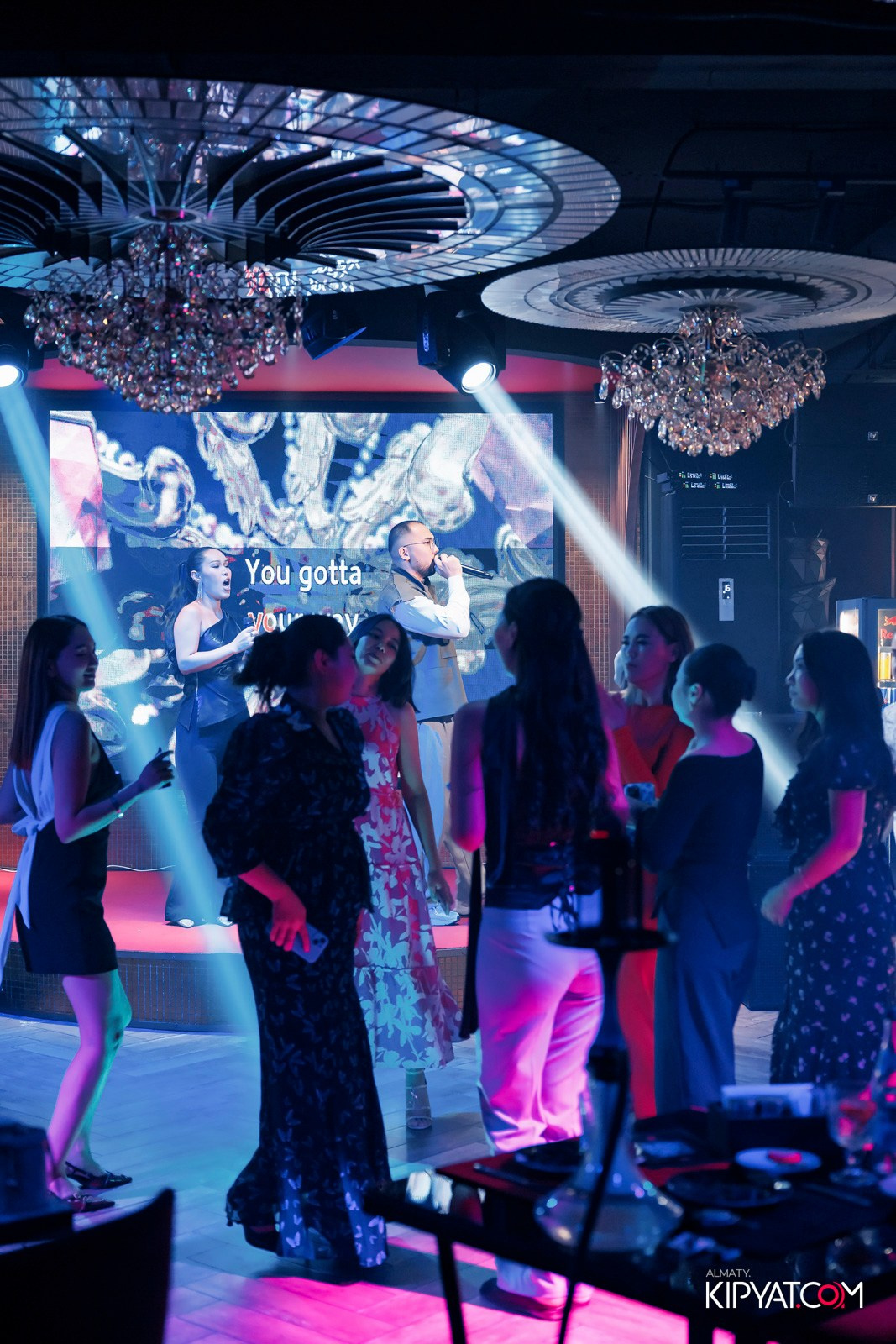 ЗАЯ, НА БИС. КИПЯТКОМ АЛМАТЫ!