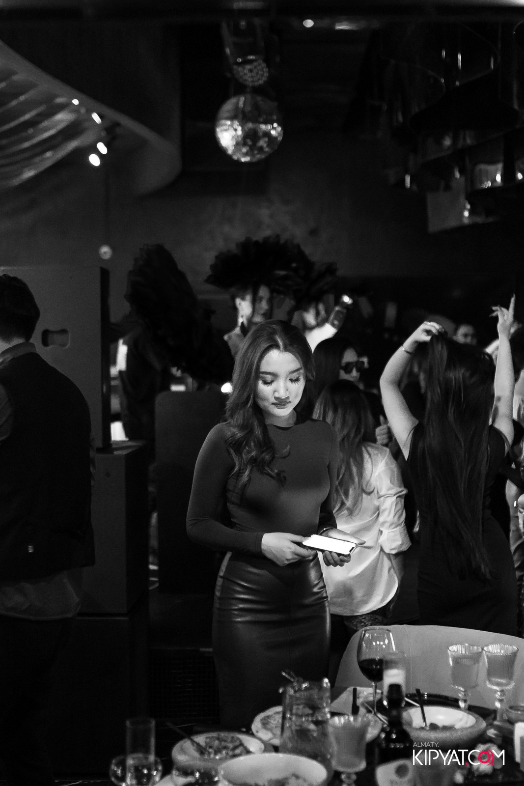 MOOD KARAOKE & TERRACE. КИПЯТКОМ АЛМАТЫ!