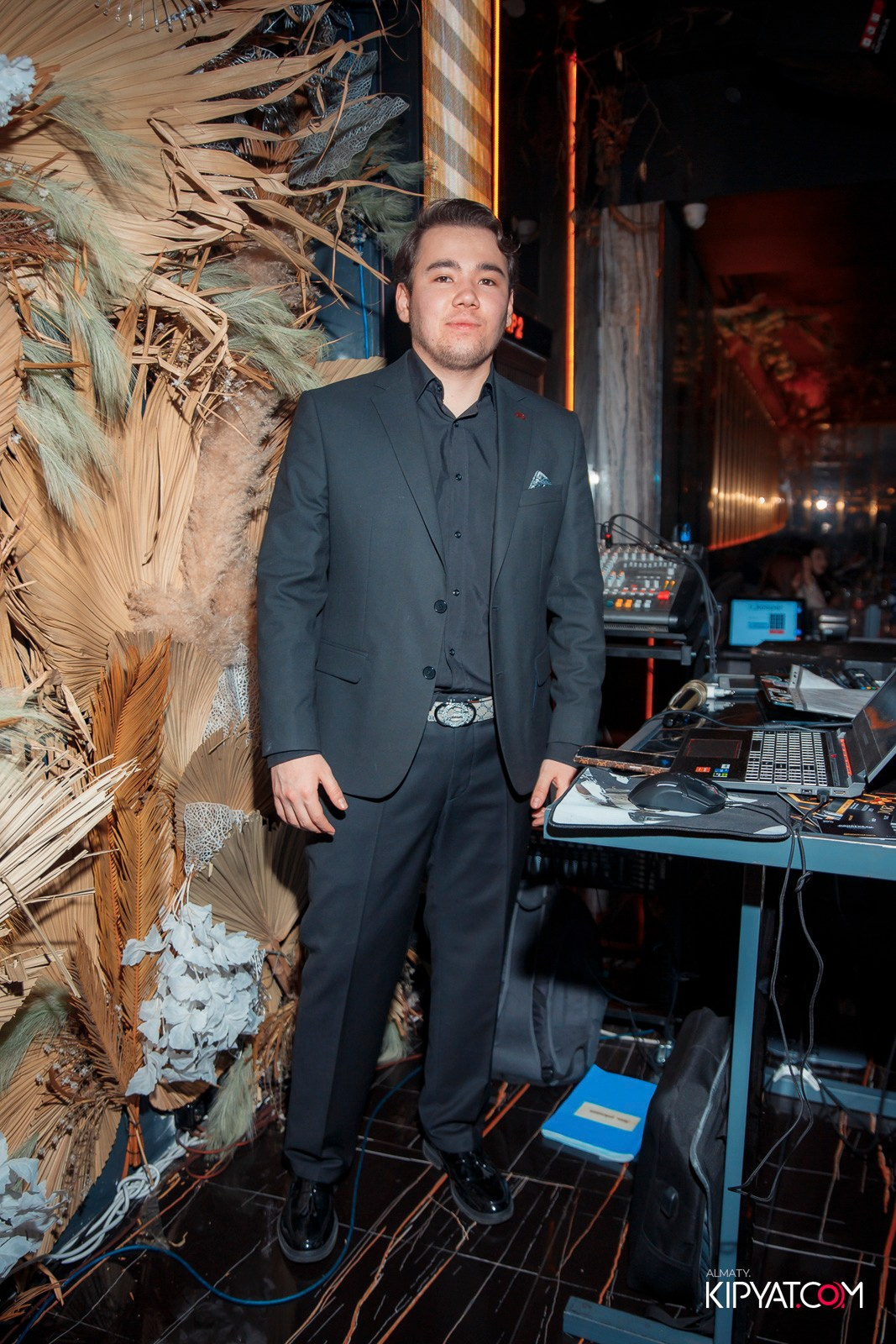 БАР ПАНАЕХАЛИ НА ДОСТЫК. КИПЯТКОМ АЛМАТЫ! Фотосъемка мероприятий в Алматы