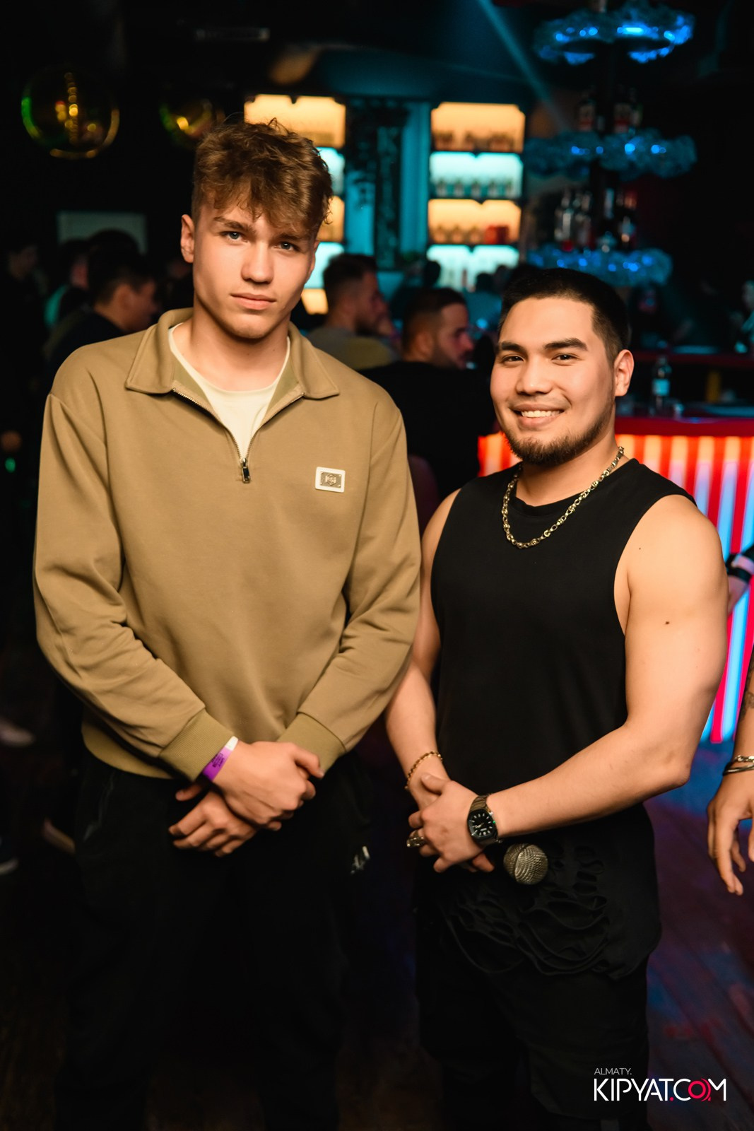 UYAT EMES BAR. КИПЯТКОМ АЛМАТЫ!