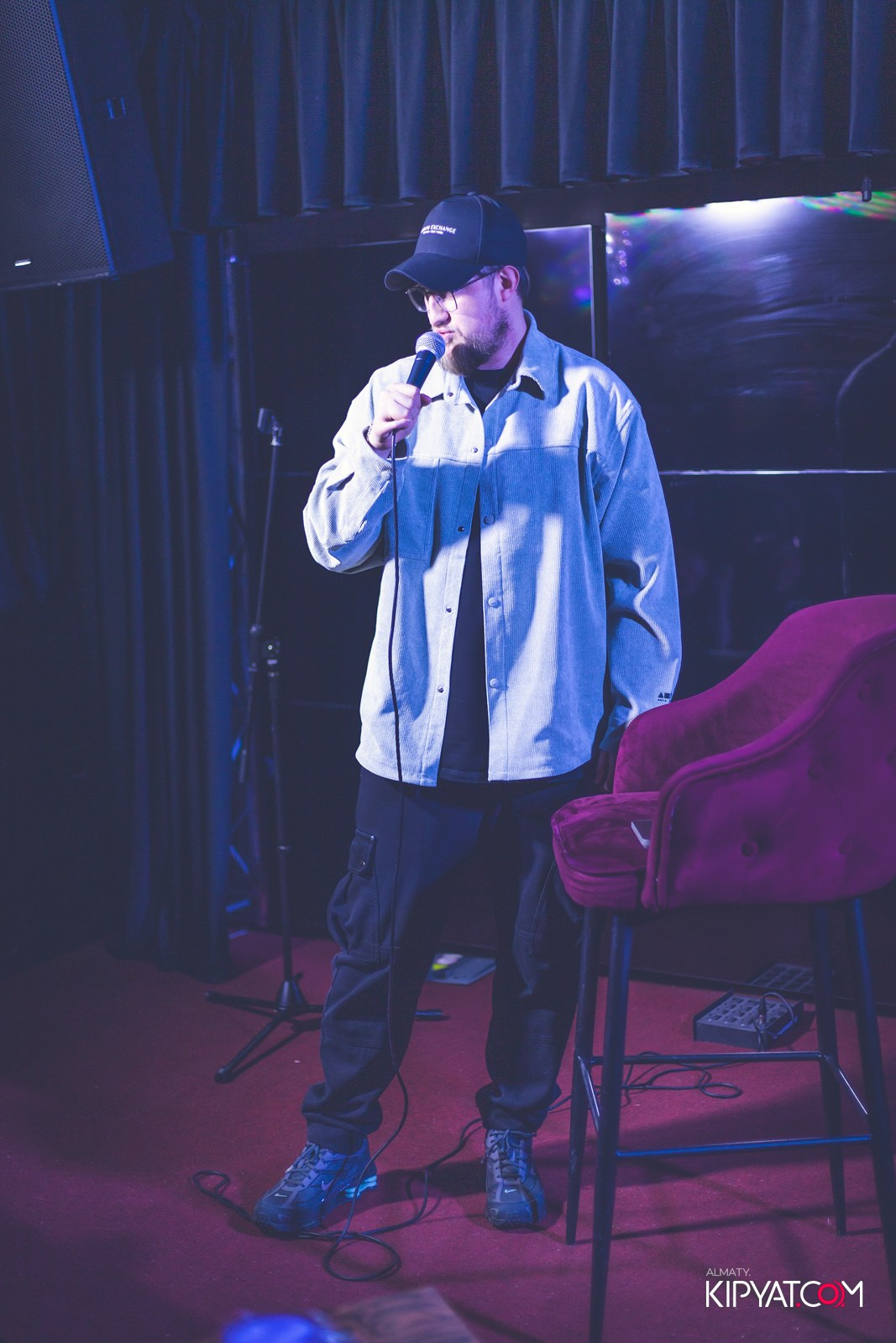 STAND UP КОНЦЕРТ АЛЕКСАНДРА МЕРКУЛЬ ESTATE KARAOKE BAR. КИПЯТКОМ АЛМАТЫ! Фотосъемка мероприятий в Алматы