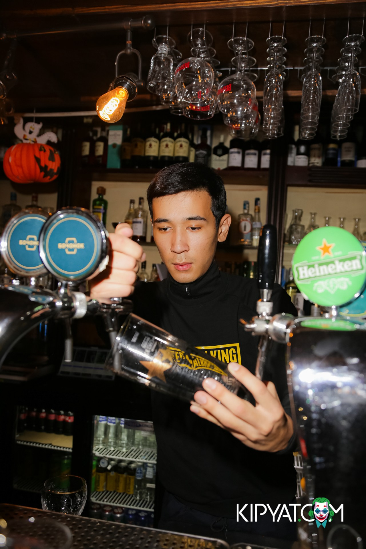 БОЧОНОК НА НАЗАРБАЕВА. КИПЯТКОМ АЛМАТЫ!