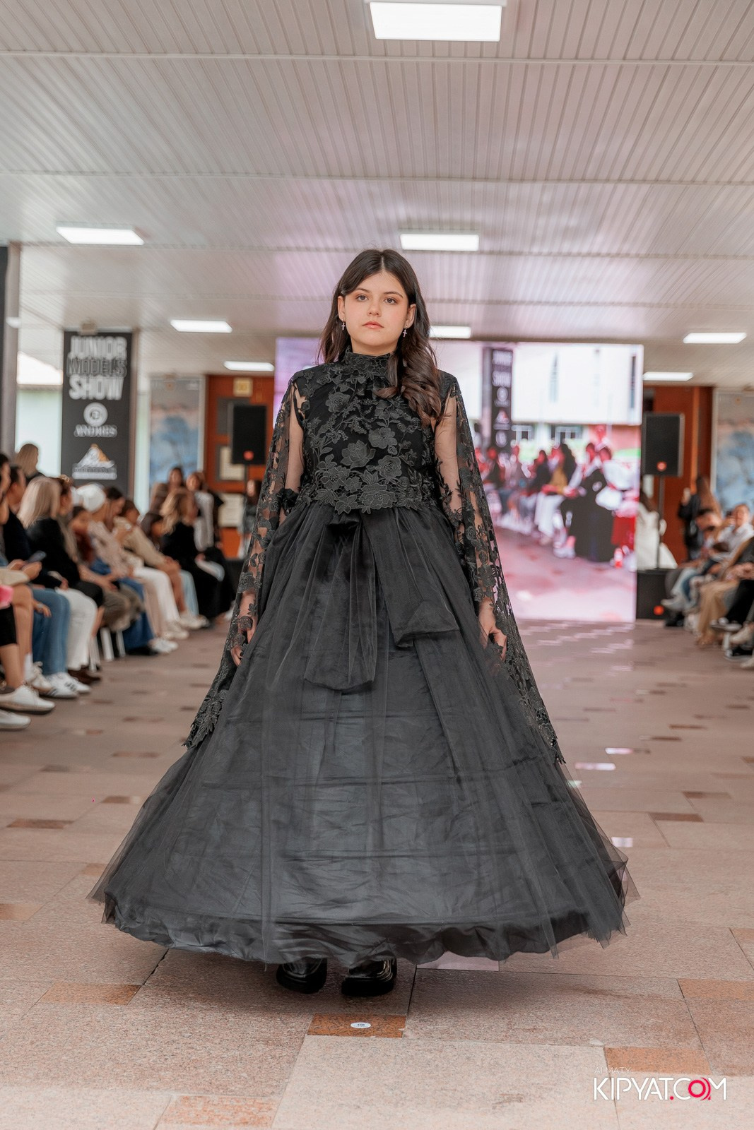 JUNIOR FASHION SHOW. КИПЯТКОМ АЛМАТЫ!