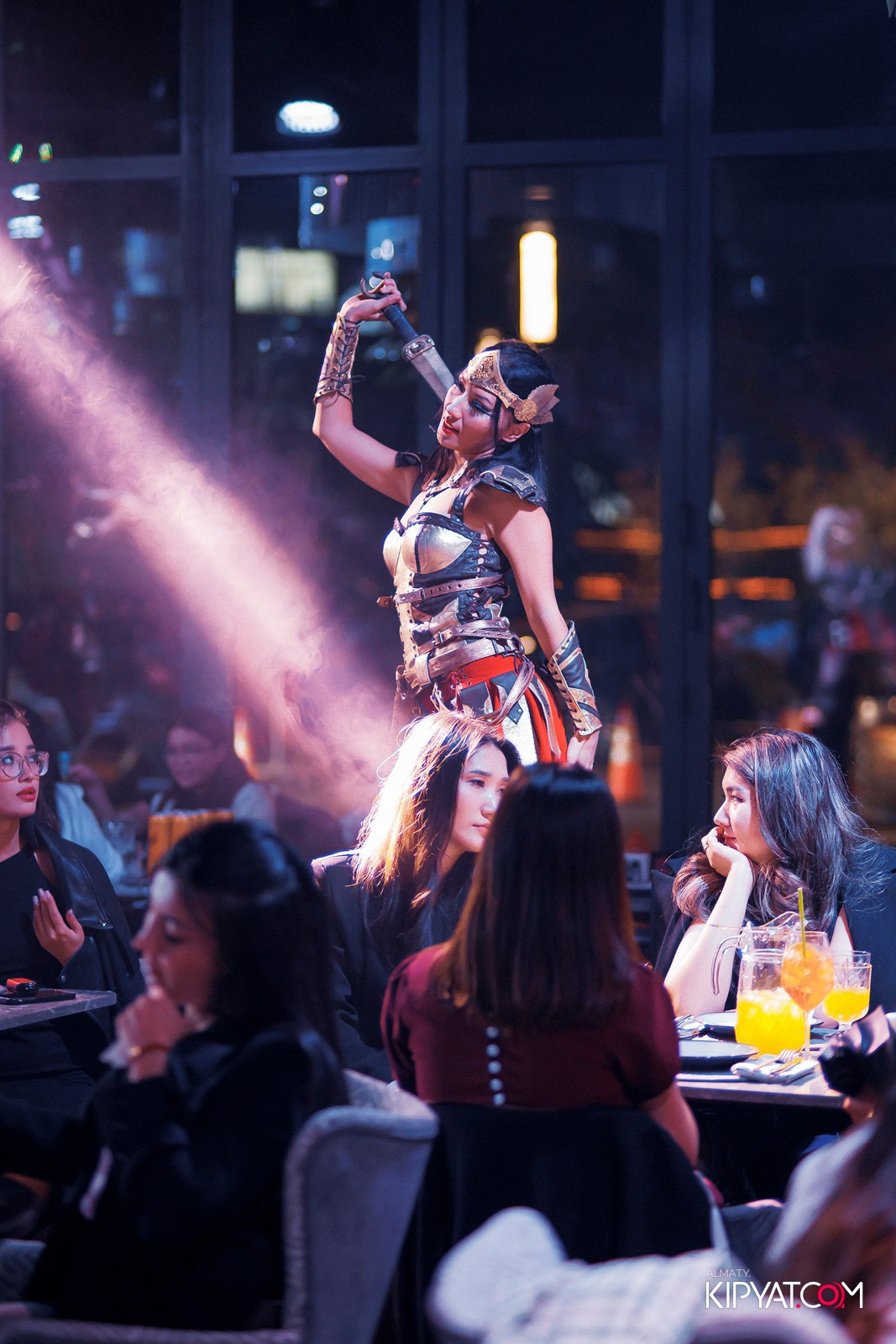 FRIENDS BAR & TERRACE. КИПЯТКОМ АЛМАТЫ!