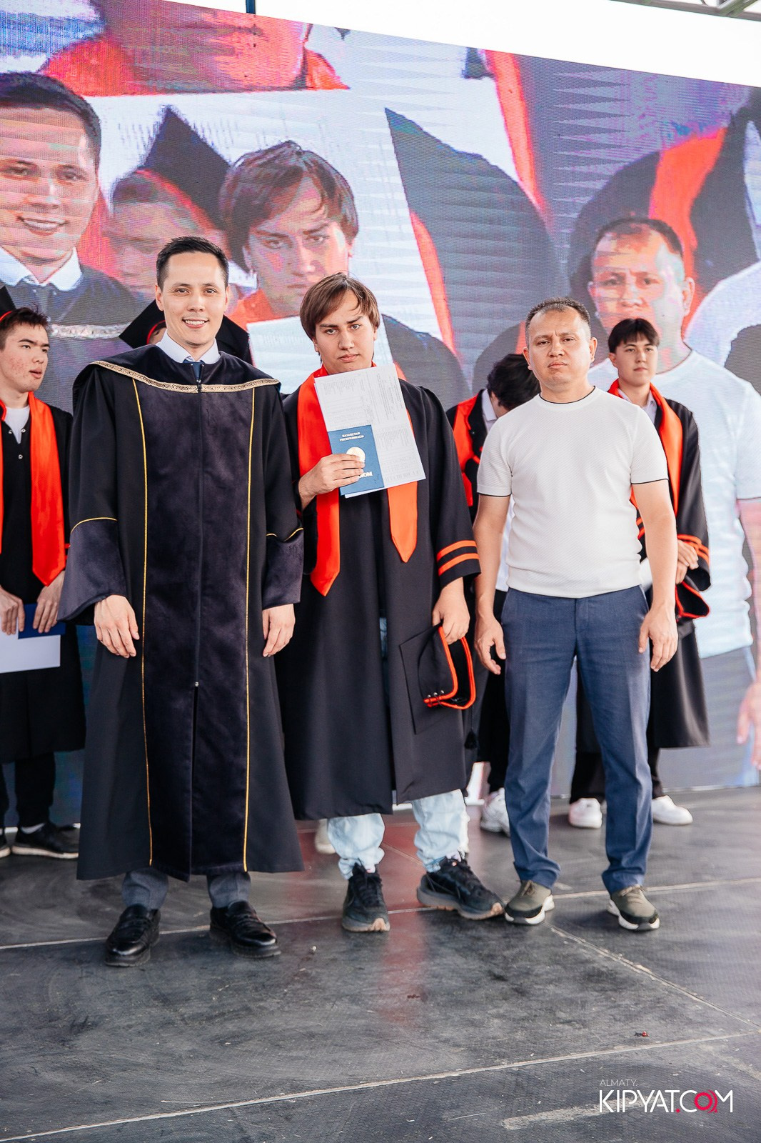 ВРУЧЕНИЕ ДИПЛОМОВ — НАРХОЗ КОЛЛЕДЖ. Part 3. КИПЯТКОМ АЛМАТЫ!