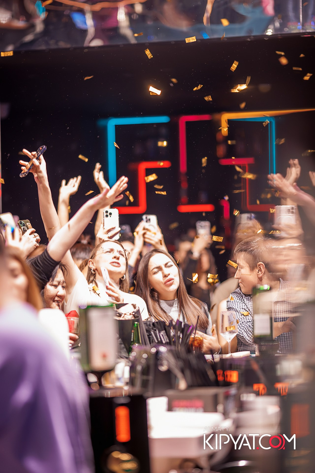 SANTA BARBARA — ВЫСТУПЛЕНИЕ ГРУППЫ REFLEX. КИПЯТКОМ АЛМАТЫ!