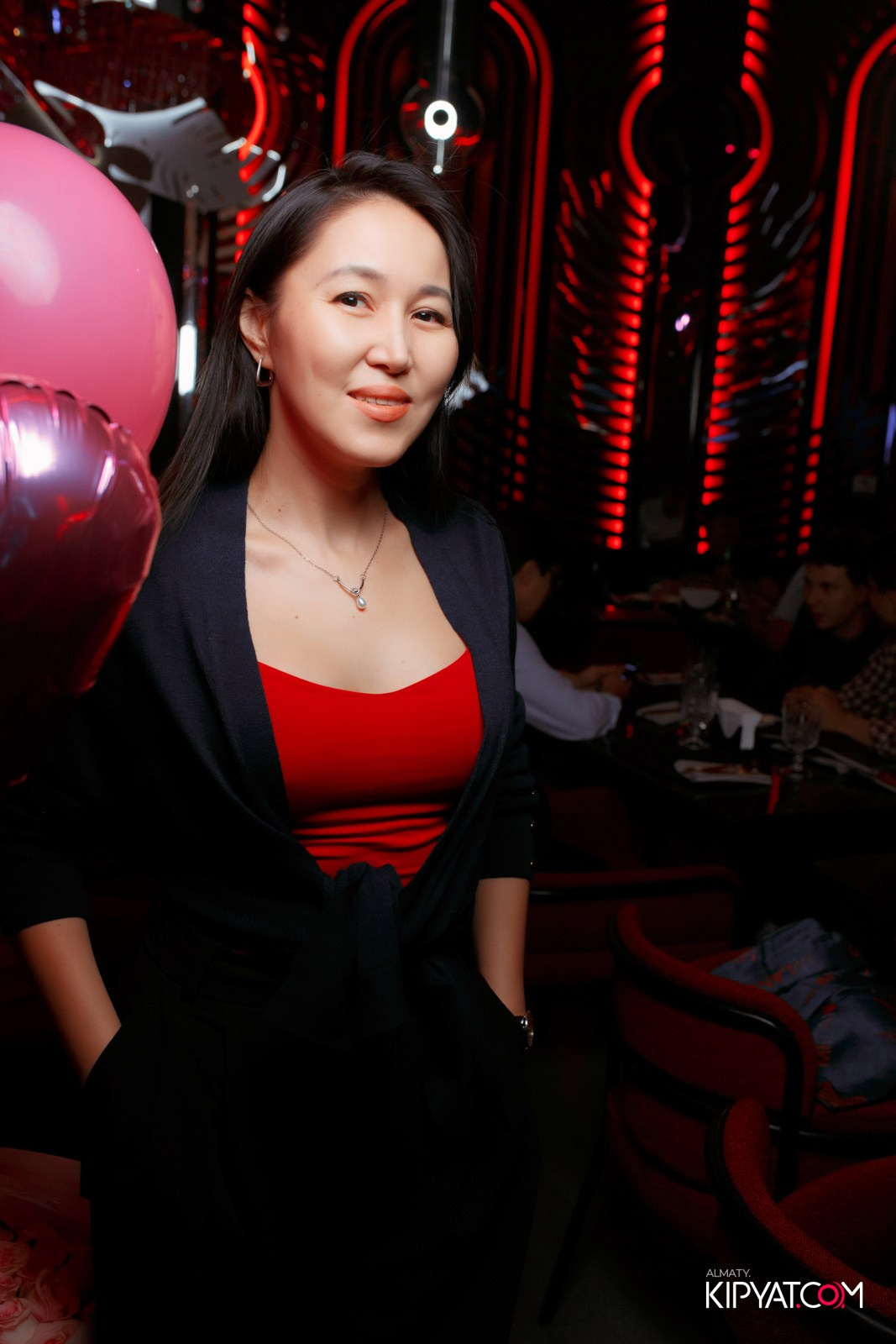 FRIENDS BAR & TERRACE. КИПЯТКОМ АЛМАТЫ!