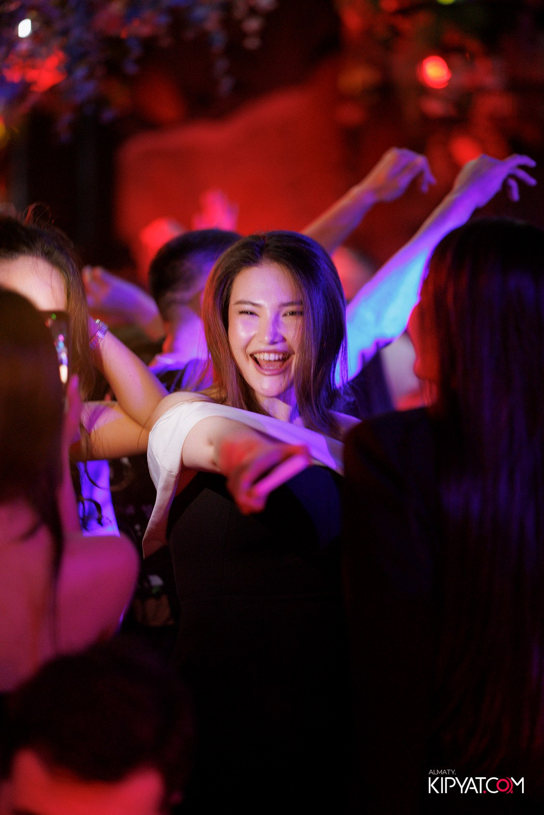 FRIENDS BAR & TERRACE. КИПЯТКОМ АЛМАТЫ! Фотосъемка мероприятий в Алматы