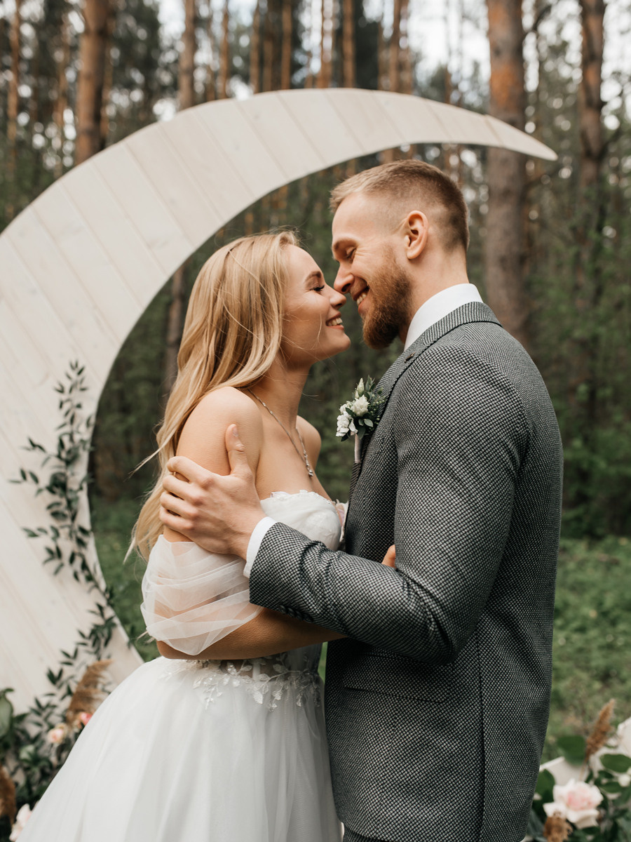 Виктория и Артем. Свадебный салон-ателье Бонжур в Минске Bonjour