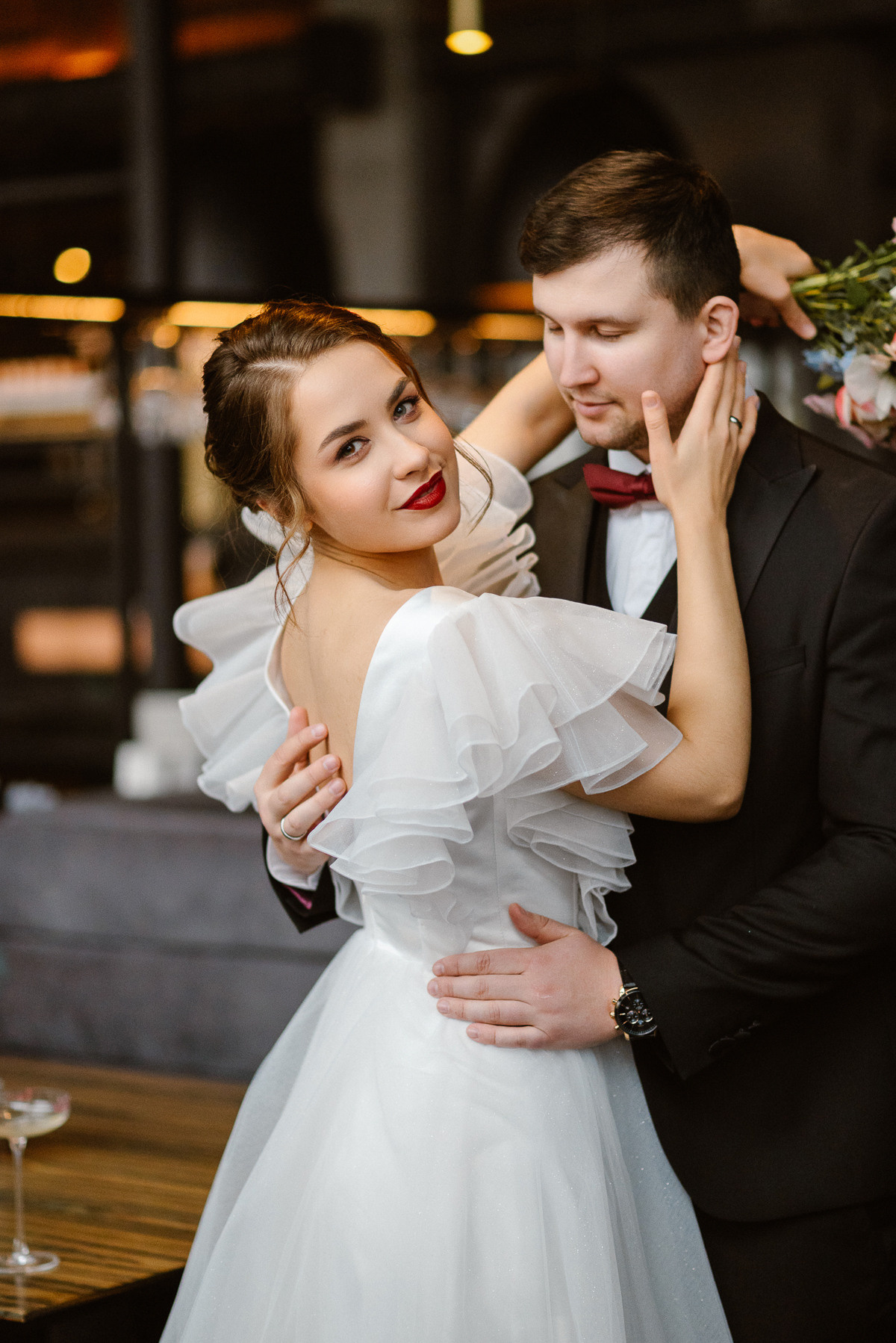 Фотосессия невесты Ирины в свадебном платье Сабина от салона Бонжур. Свадебный салон-ателье Бонжур в Минске Bonjour