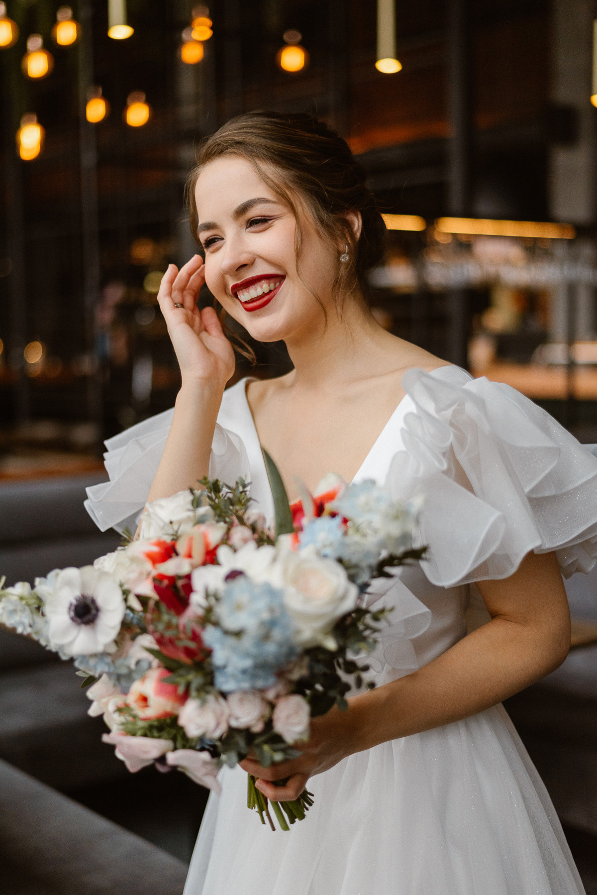 Фотосессия невесты Ирины в свадебном платье Сабина от салона Бонжур. Свадебный салон-ателье Бонжур в Минске Bonjour
