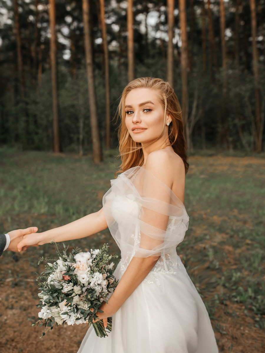 Виктория и Артем. Свадебный салон-ателье Бонжур в Минске Bonjour