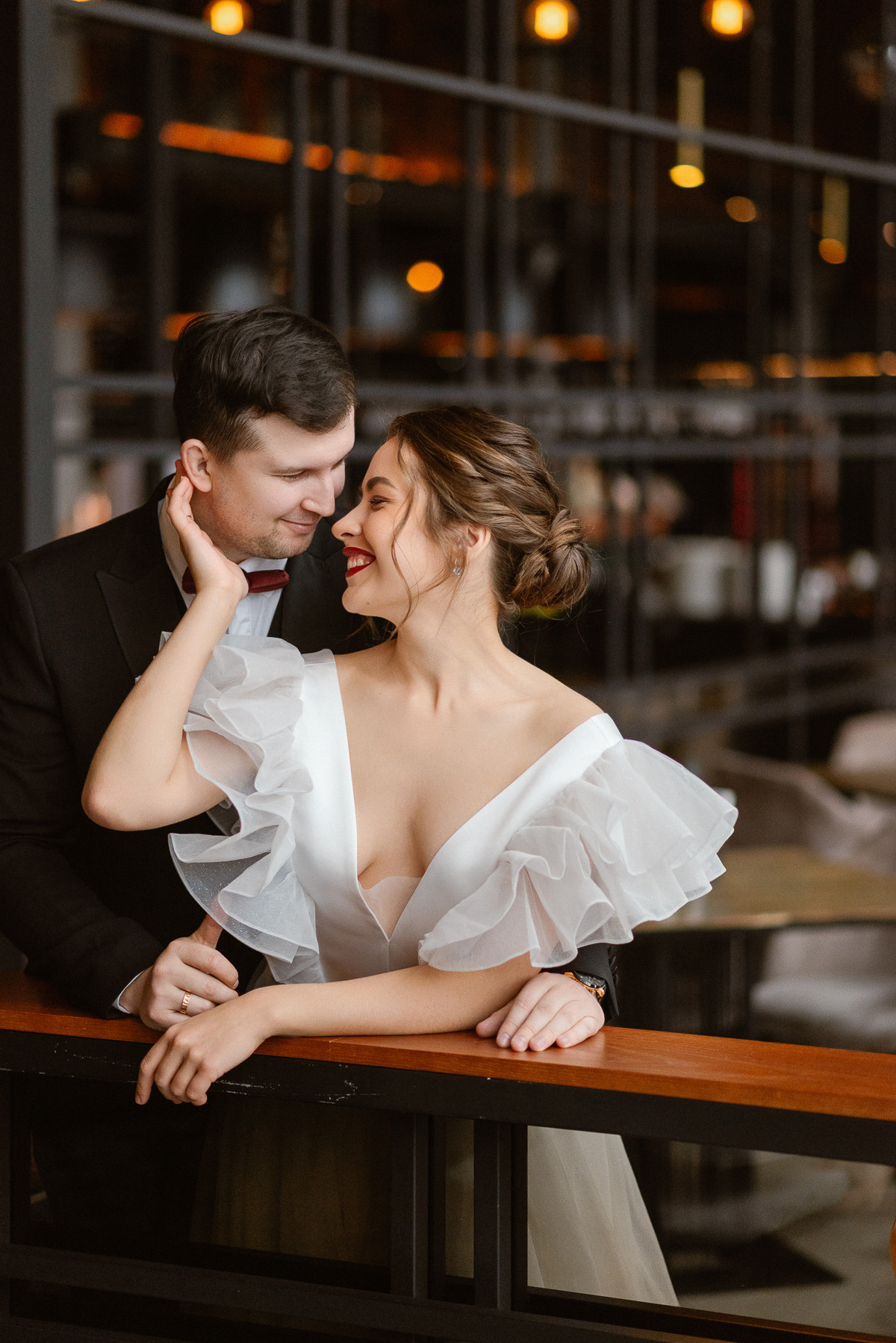 Фотосессия невесты Ирины в свадебном платье Сабина от салона Бонжур. Свадебный салон-ателье Бонжур в Минске Bonjour