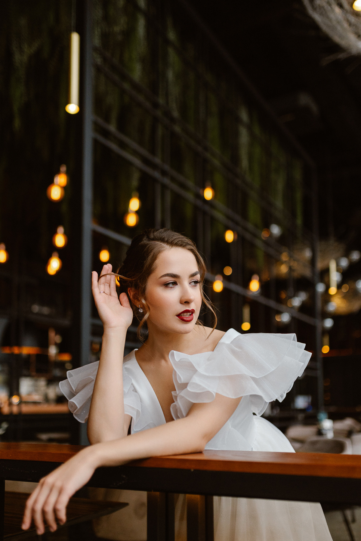 Фотосессия невесты Ирины в свадебном платье Сабина от салона Бонжур. Свадебный салон-ателье Бонжур в Минске Bonjour