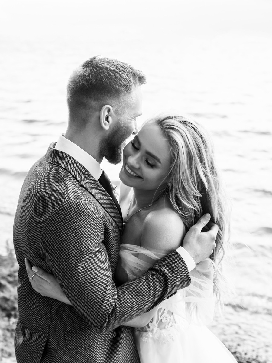 Виктория и Артем. Свадебный салон-ателье Бонжур в Минске Bonjour