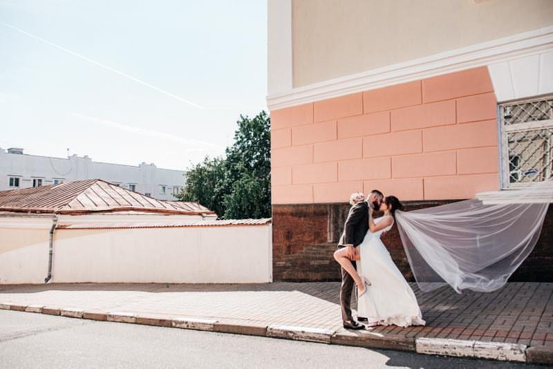 Фотосессия невесты Анны в свадебном платье Эсм от салона-ателье Бонжур. Свадебный салон-ателье Бонжур в Минске Bonjour