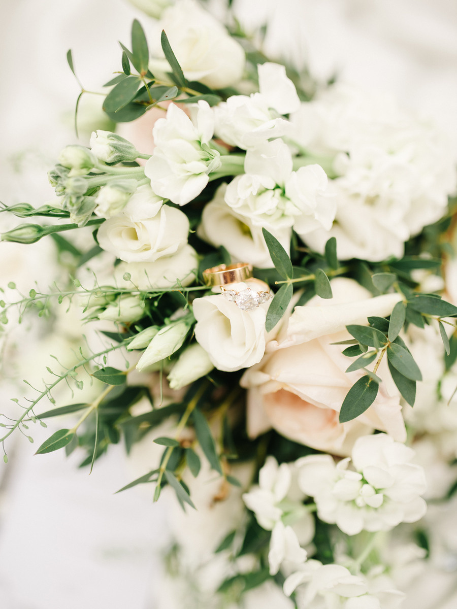 Виктория и Артем. Свадебный салон-ателье Бонжур в Минске Bonjour