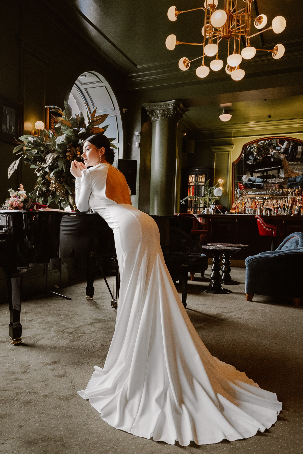 Фотосессия невесты Юли в свадебном платье Элей от салона-ателье Бонжур. Свадебный салон-ателье Бонжур в Минске Bonjour