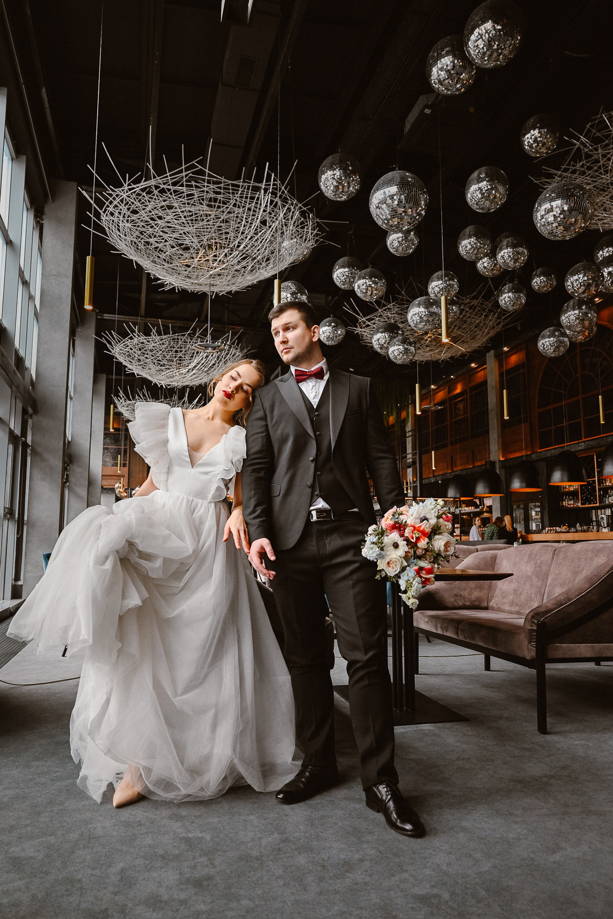 Фотосессия невесты Ирины в свадебном платье Сабина от салона Бонжур. Свадебный салон-ателье Бонжур в Минске Bonjour