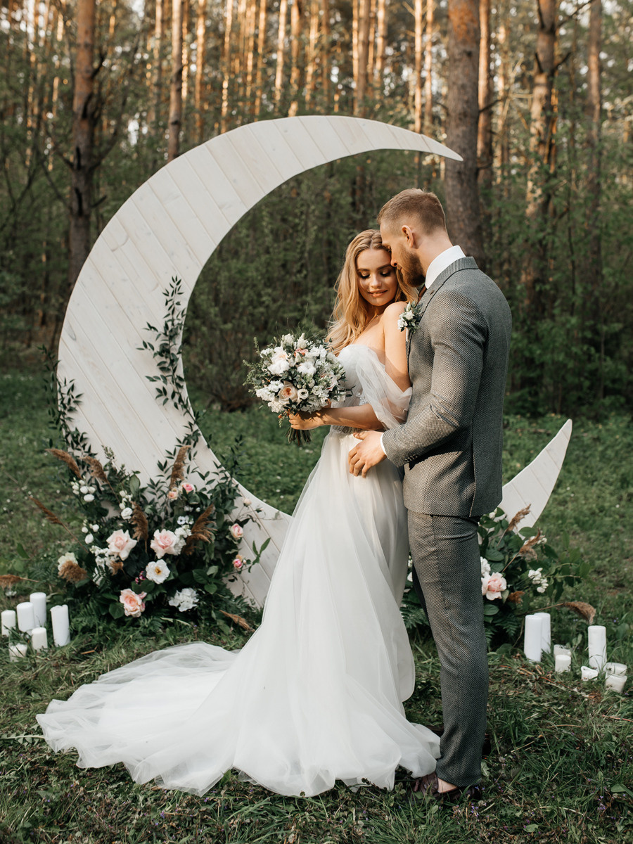 Виктория и Артем. Свадебный салон-ателье Бонжур в Минске Bonjour