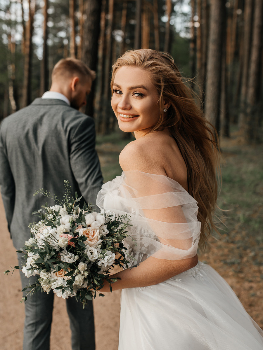 Виктория и Артем. Свадебный салон-ателье Бонжур в Минске Bonjour