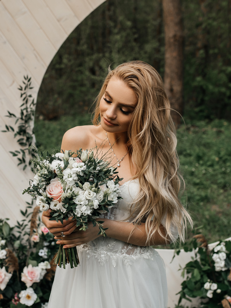 Виктория и Артем. Свадебный салон-ателье Бонжур в Минске Bonjour