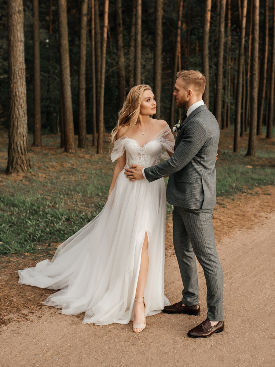 Виктория и Артем. Свадебный салон-ателье Бонжур в Минске Bonjour