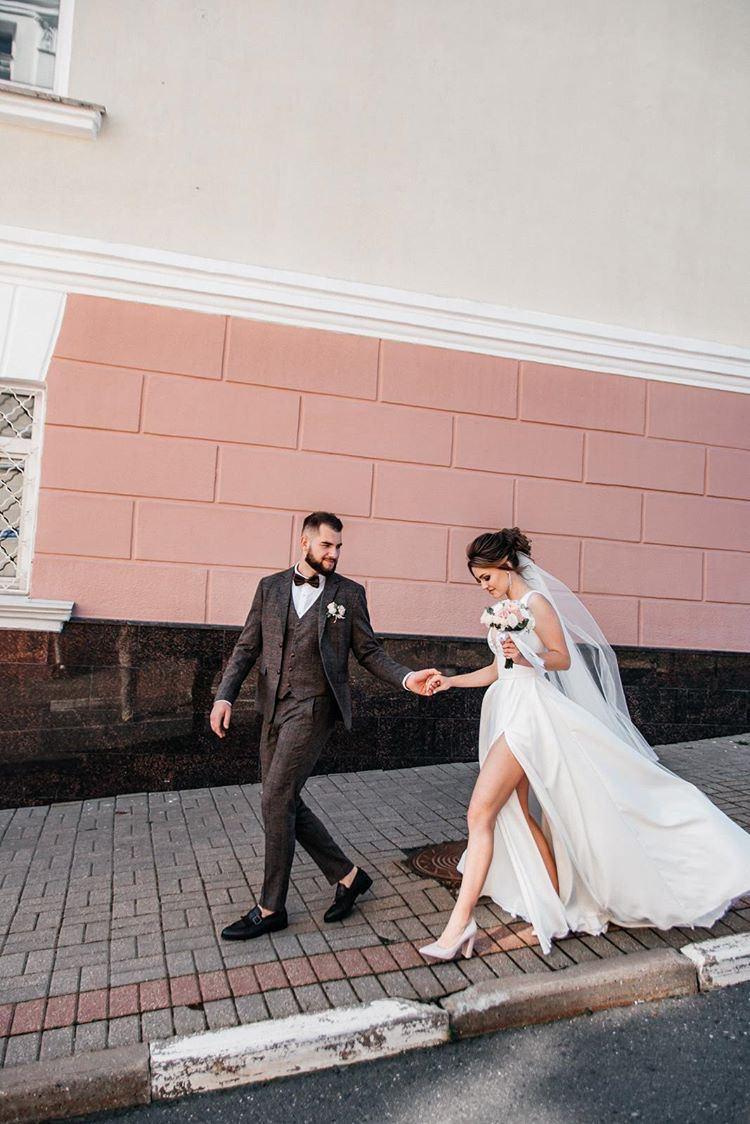 Фотосессия невесты Анны в свадебном платье Эсм от салона-ателье Бонжур. Свадебный салон-ателье Бонжур в Минске Bonjour