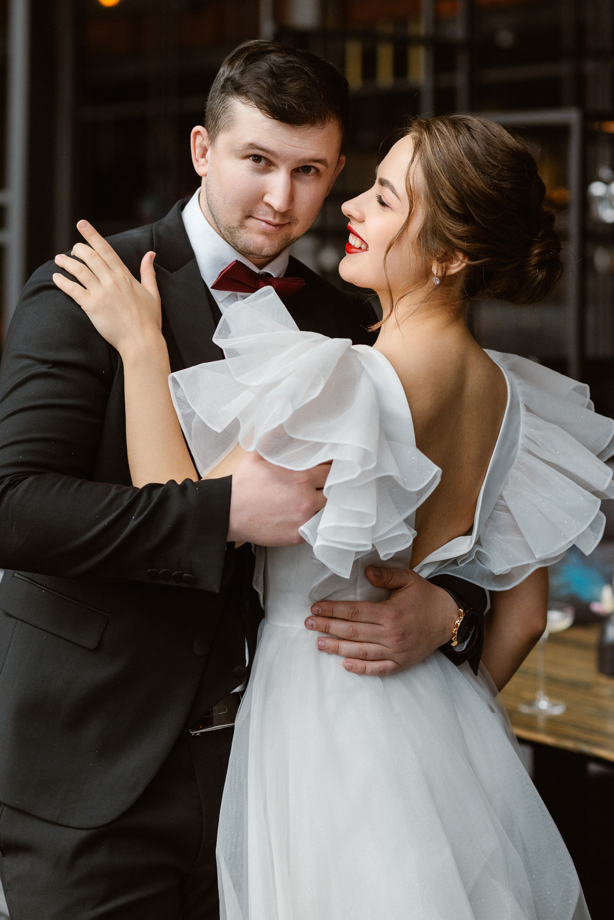 Фотосессия невесты Ирины в свадебном платье Сабина от салона Бонжур. Свадебный салон-ателье Бонжур в Минске Bonjour