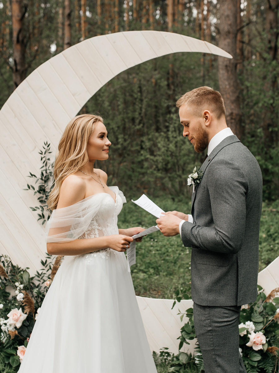 Виктория и Артем. Свадебный салон-ателье Бонжур в Минске Bonjour