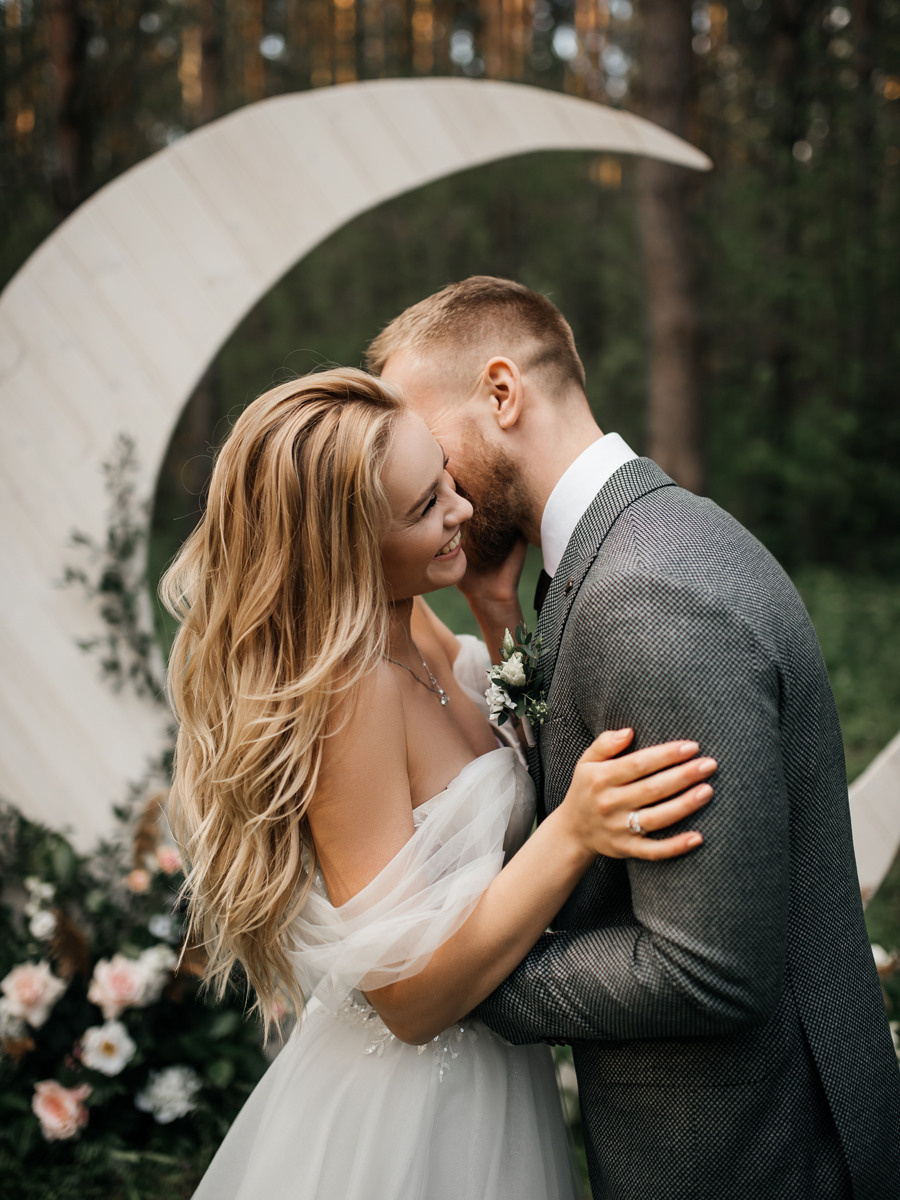 Виктория и Артем. Свадебный салон-ателье Бонжур в Минске Bonjour