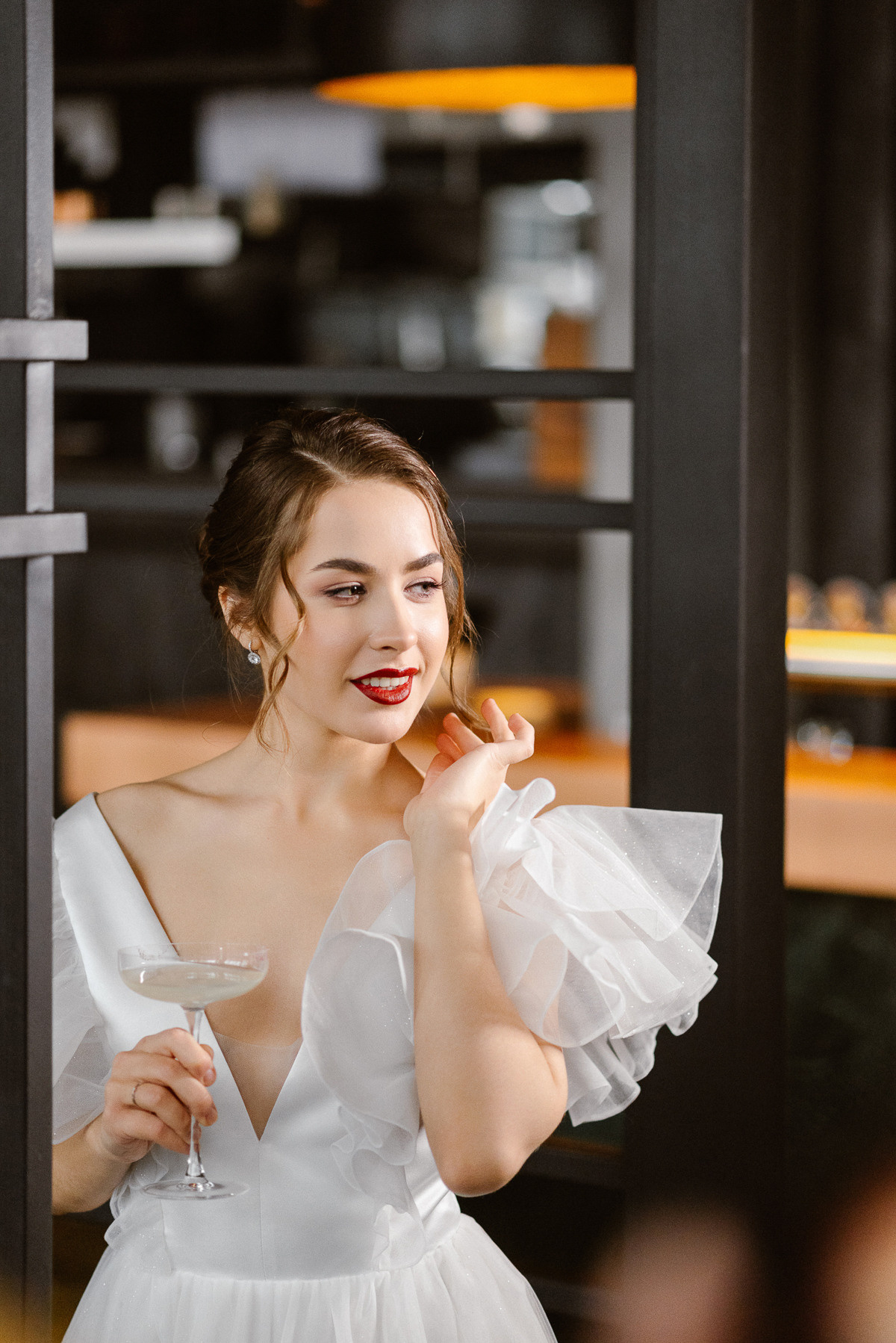 Фотосессия невесты Ирины в свадебном платье Сабина от салона Бонжур. Свадебный салон-ателье Бонжур в Минске Bonjour