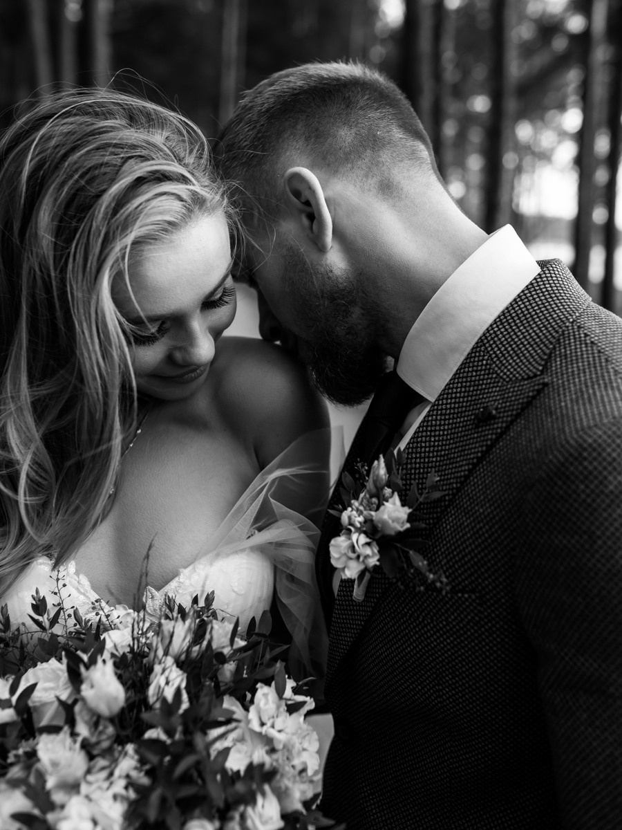 Виктория и Артем. Свадебный салон-ателье Бонжур в Минске Bonjour