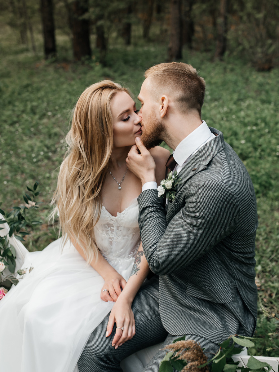 Виктория и Артем. Свадебный салон-ателье Бонжур в Минске Bonjour