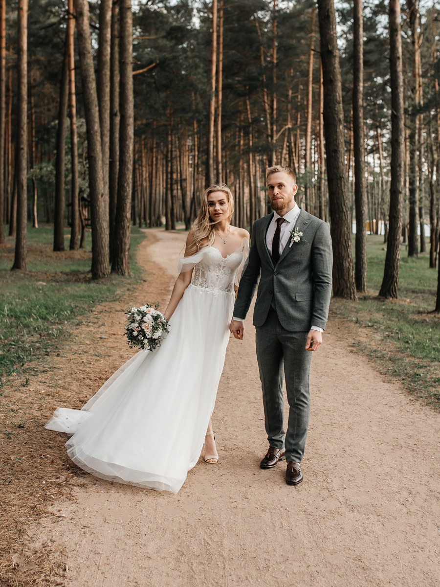 Виктория и Артем. Свадебный салон-ателье Бонжур в Минске Bonjour