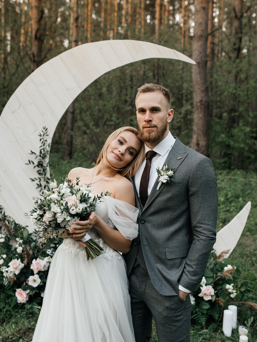 Виктория и Артем. Свадебный салон-ателье Бонжур в Минске Bonjour