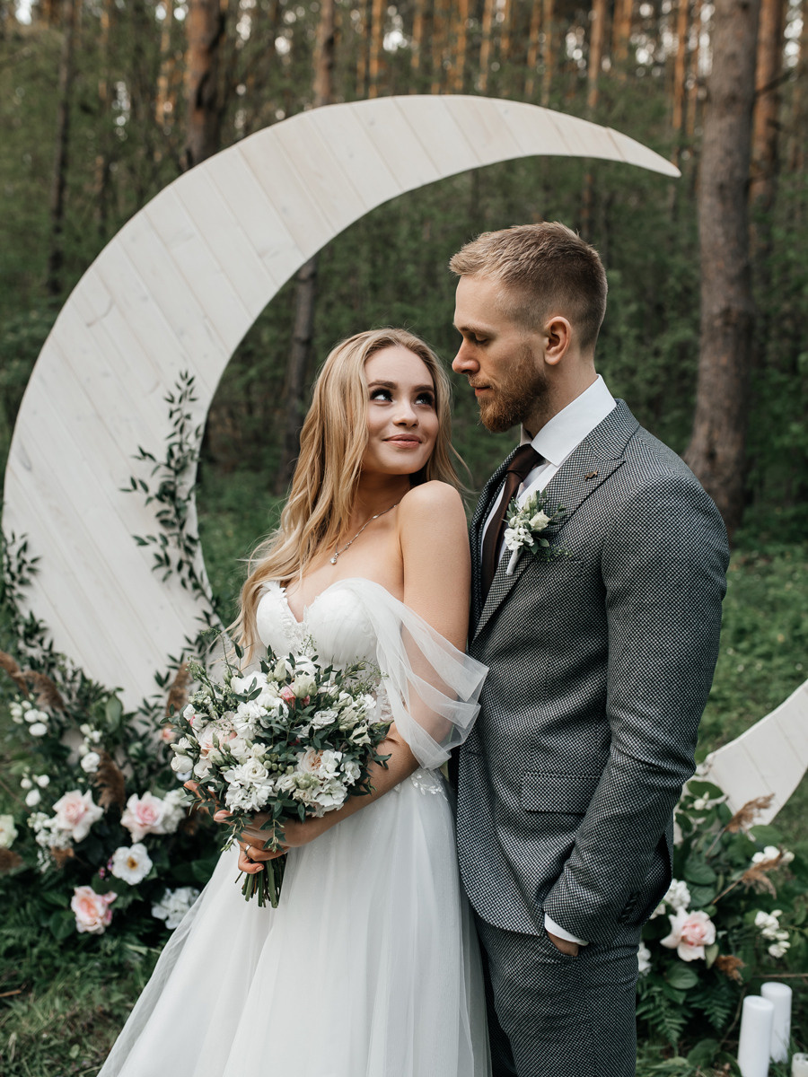 Виктория и Артем. Свадебный салон-ателье Бонжур в Минске Bonjour