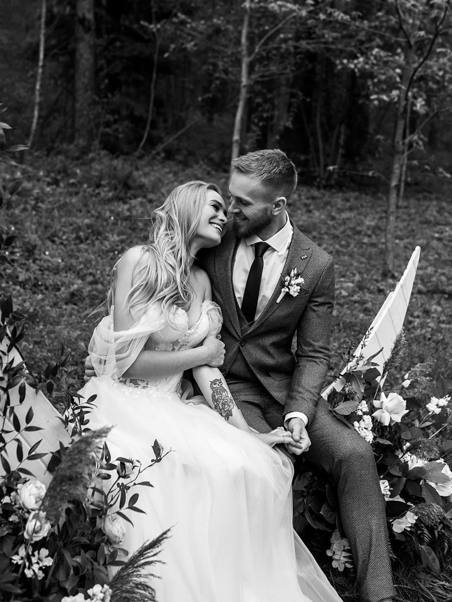 Виктория и Артем. Свадебный салон-ателье Бонжур в Минске Bonjour