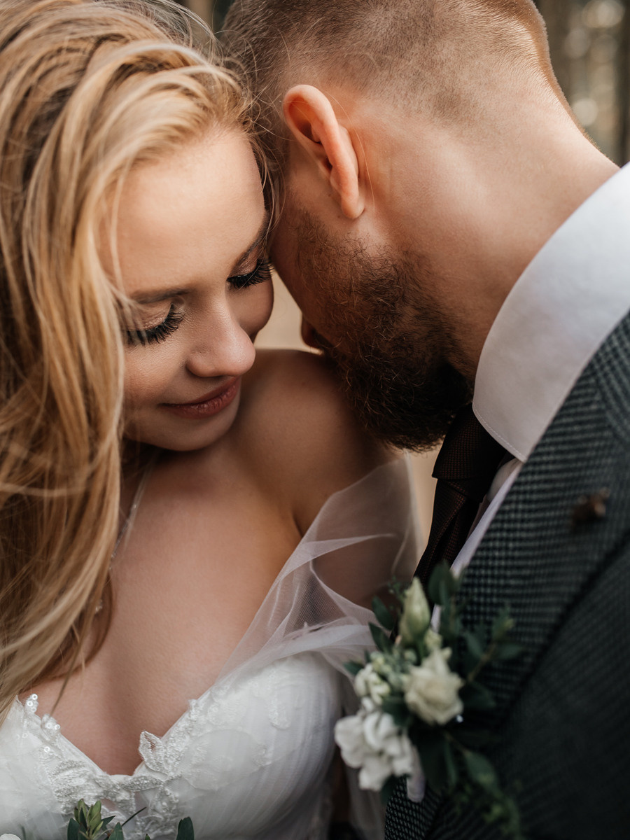 Виктория и Артем. Свадебный салон-ателье Бонжур в Минске Bonjour