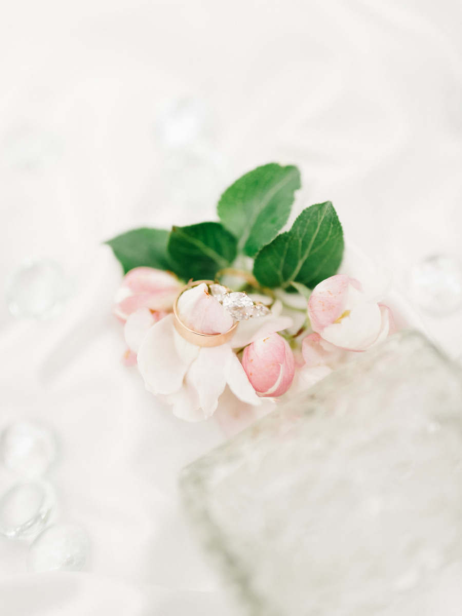 Виктория и Артем. Свадебный салон-ателье Бонжур в Минске Bonjour