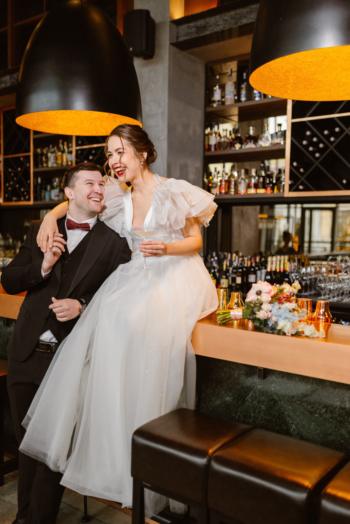 Фотосессия невесты Ирины в свадебном платье Сабина от салона Бонжур. Свадебный салон-ателье Бонжур в Минске Bonjour