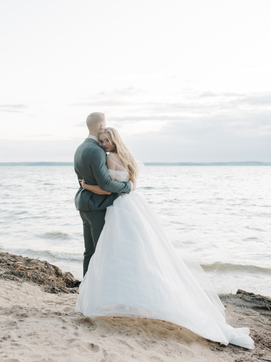Виктория и Артем. Свадебный салон-ателье Бонжур в Минске Bonjour